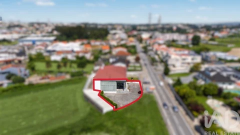 Loja para Arrendamento em Nogueira e Silva Escura