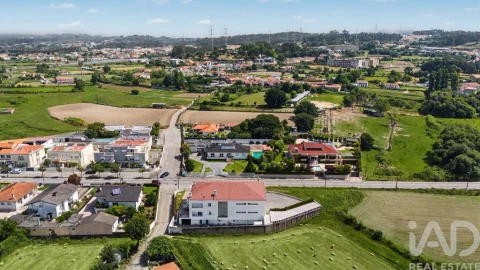 Loja para Arrendamento em Nogueira e Silva Escura