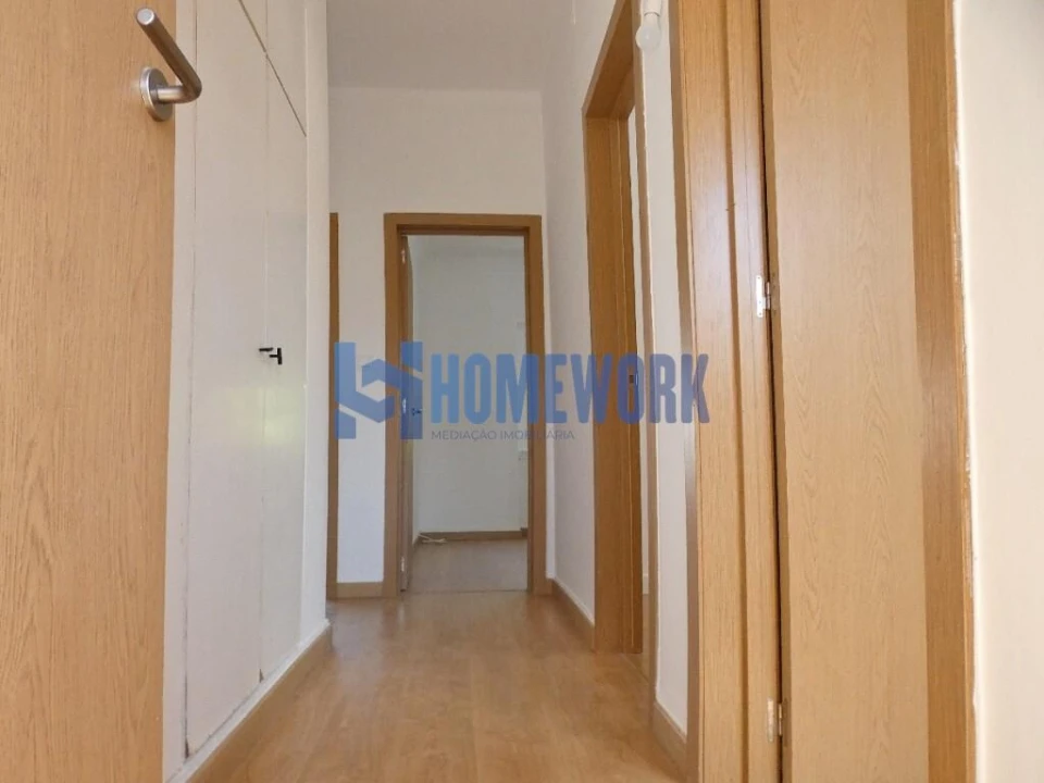 Apartamento T4 para Venda em Rio de Mouro Foto 9