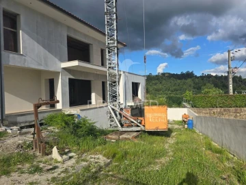 Moradia T3 para Venda em Revelhe