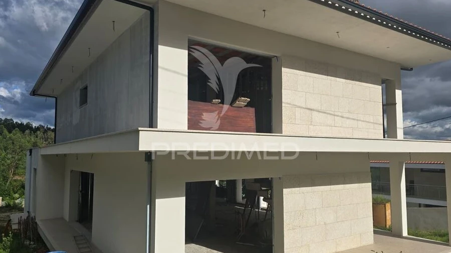 Moradia T3 para Venda em Revelhe