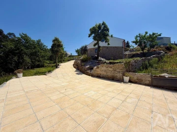 Moradia T2 para Venda em Vila de Punhe