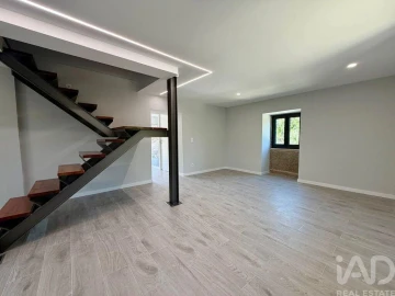 Moradia T2 para Venda em Vila de Punhe