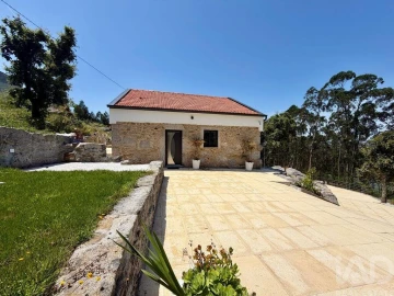 Moradia T2 para Venda em Vila de Punhe