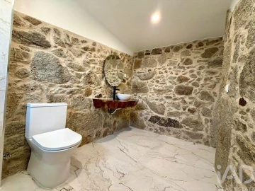 Moradia T2 para Venda em Vila de Punhe