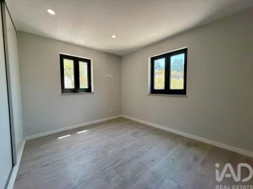 Moradia T2 para Venda em Vila de Punhe