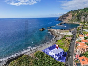 Moradia T4 para Venda em Ponta do Sol