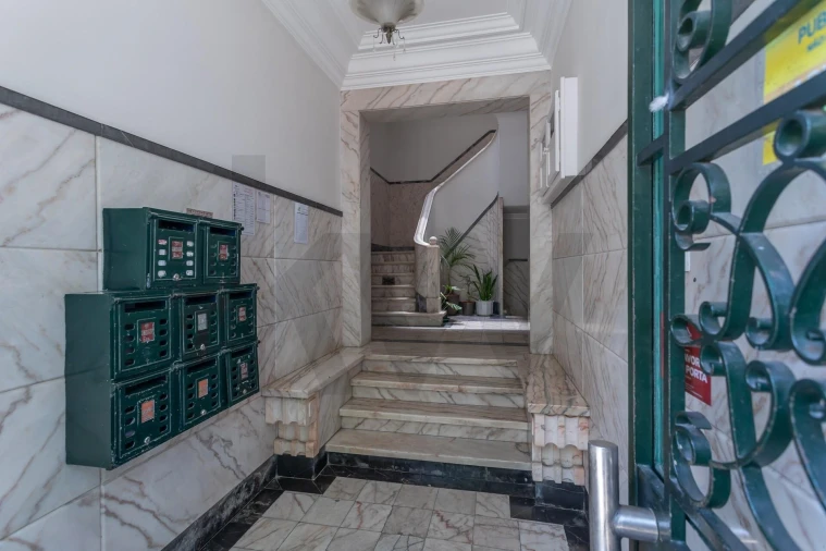 Apartamento T3 para Venda em Areeiro Foto 28