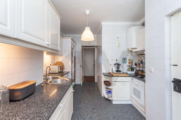 Apartamento T3 para Venda em Areeiro Foto 3