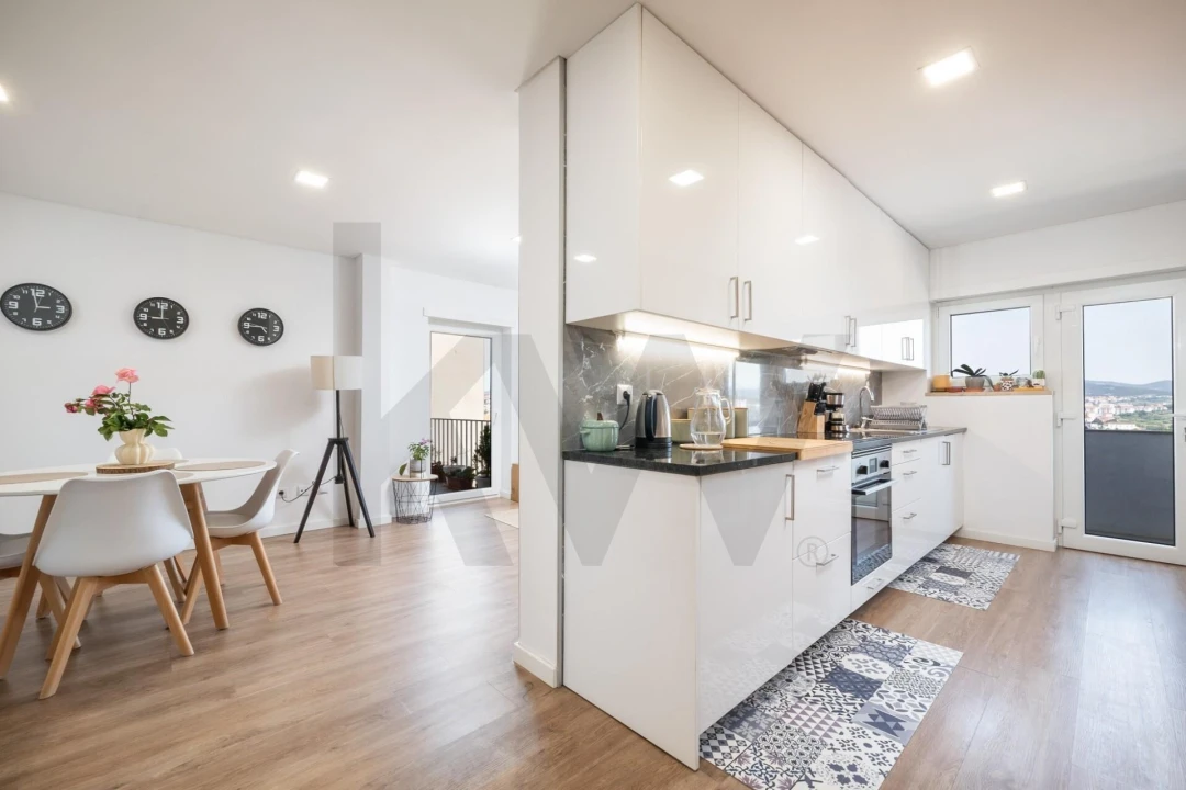 Apartamento T4 para Venda em Eiras e São Paulo de Frades Foto 2