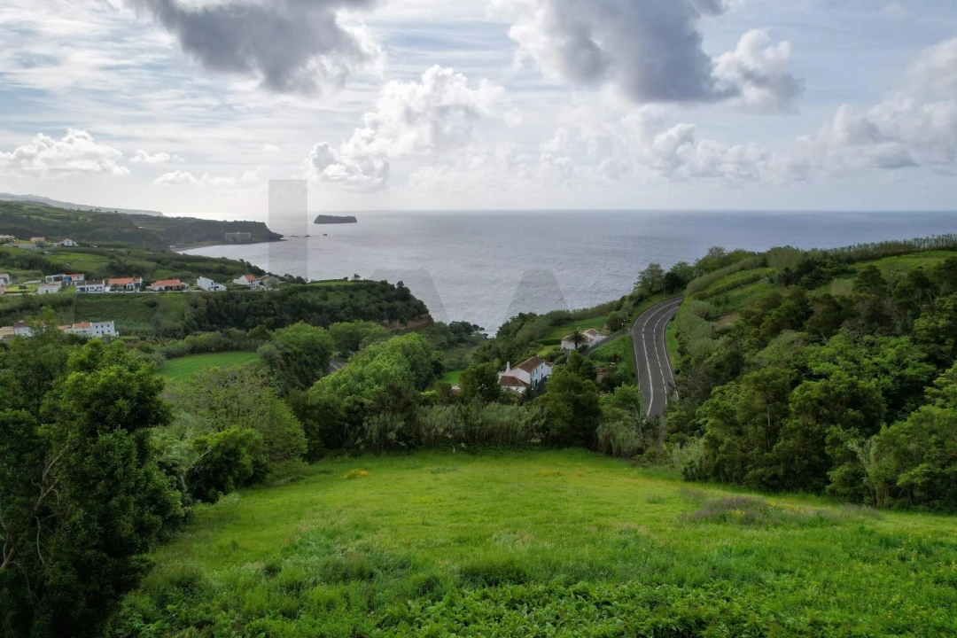 Terreno para Venda em Ribeira Chã Foto 2