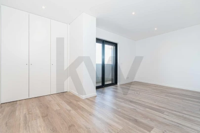 Apartamento T5 para Venda em Carnaxide e Queijas