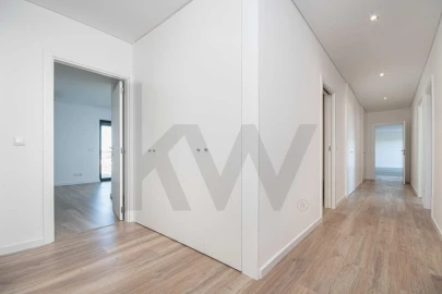 Apartamento T5 para Venda em Carnaxide e Queijas