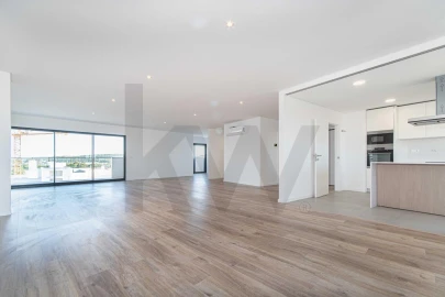 Apartamento T5 para Venda em Carnaxide e Queijas