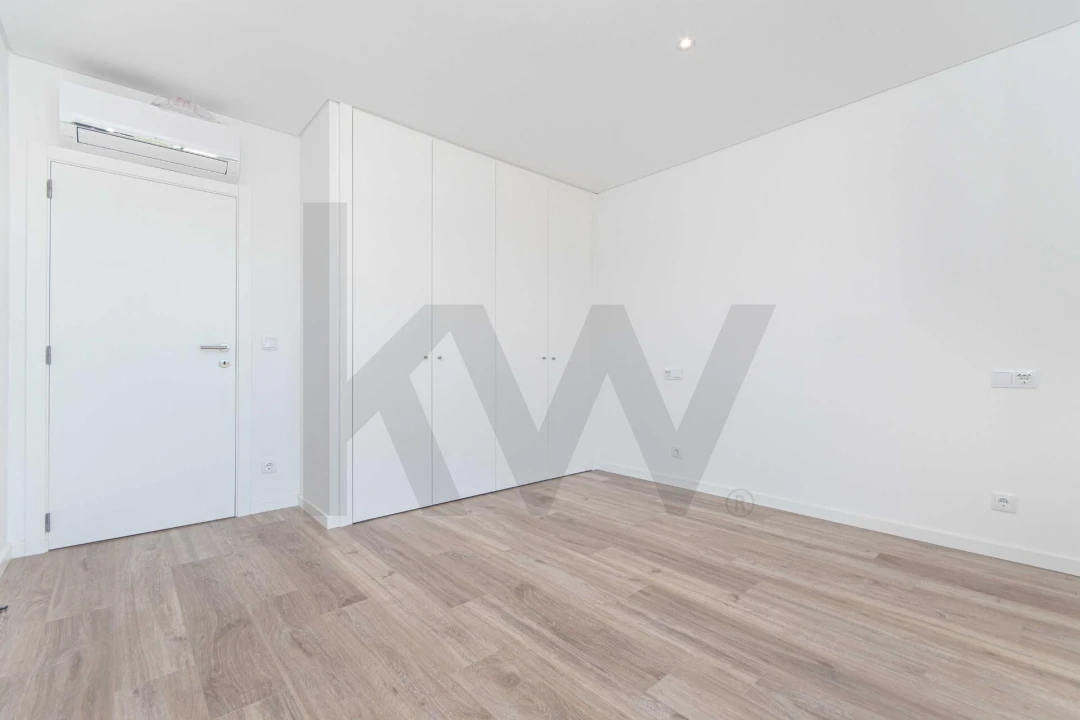 Apartamento T5 para Venda em Carnaxide e Queijas Foto 20