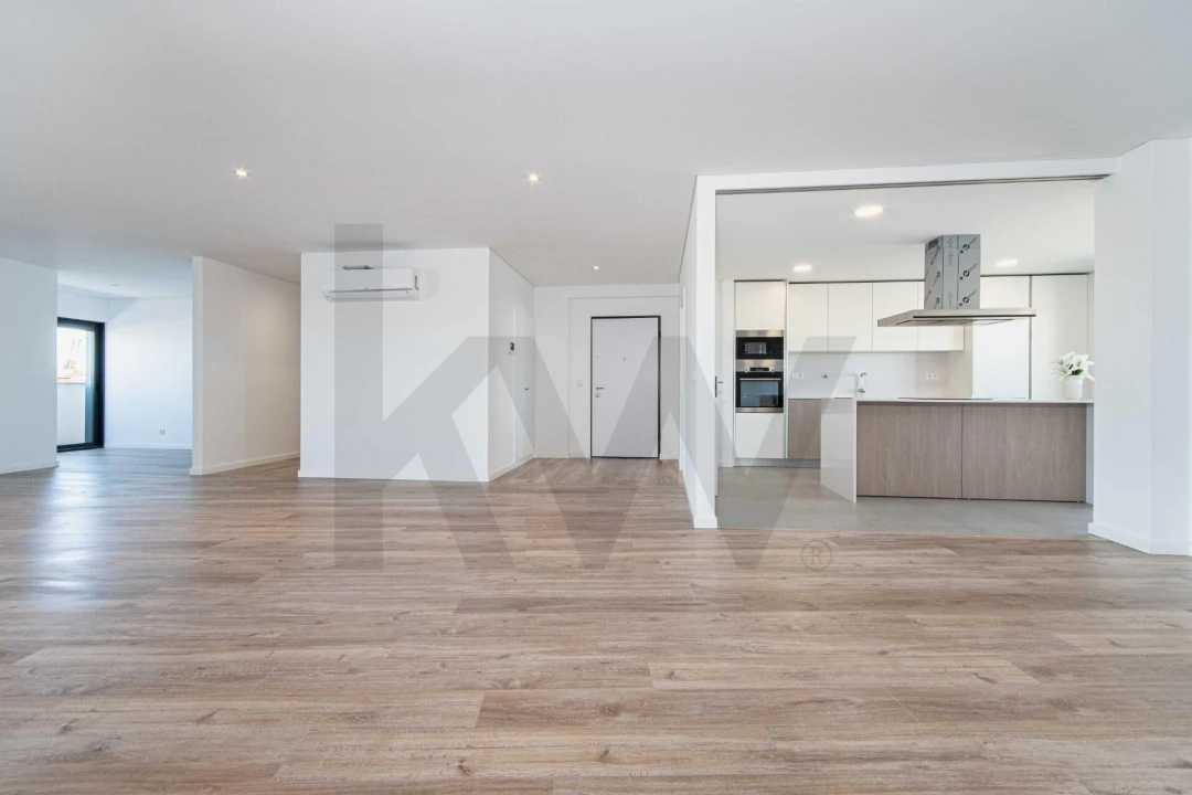 Apartamento T5 para Venda em Carnaxide e Queijas Foto 4