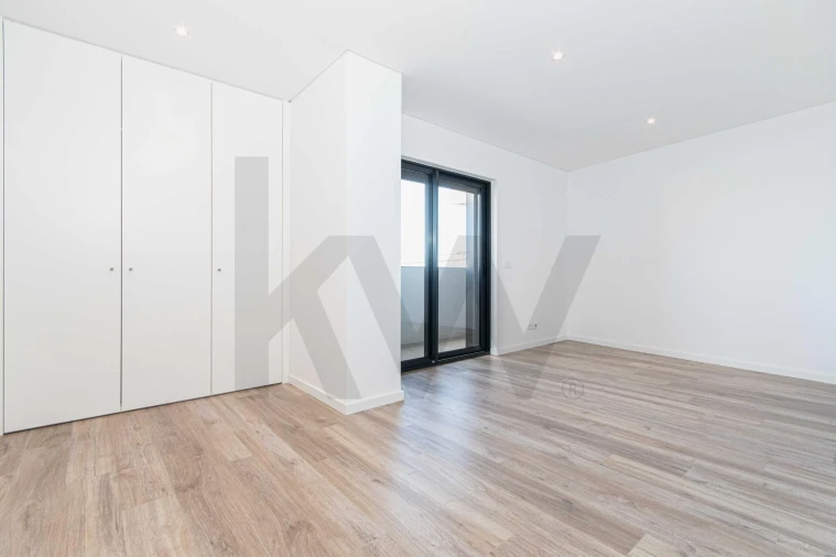 Apartamento T5 para Venda em Carnaxide e Queijas Foto 19