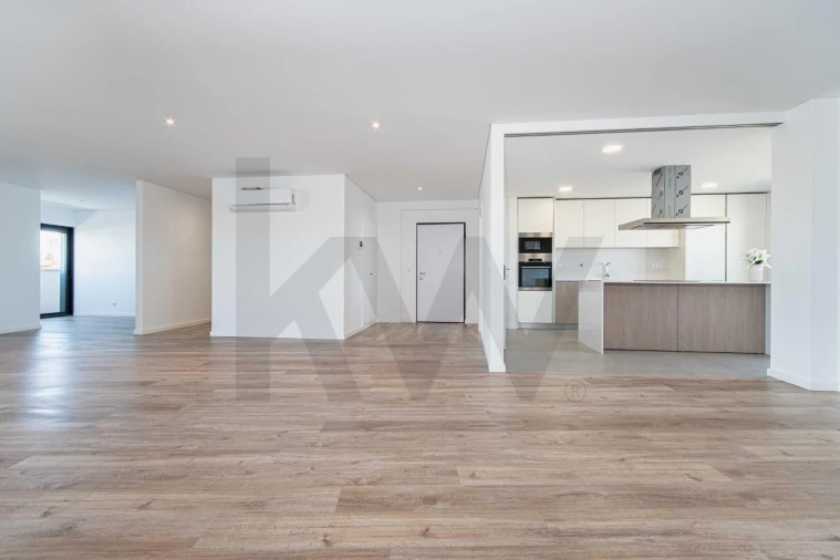 Apartamento T5 para Venda em Carnaxide e Queijas Foto 4