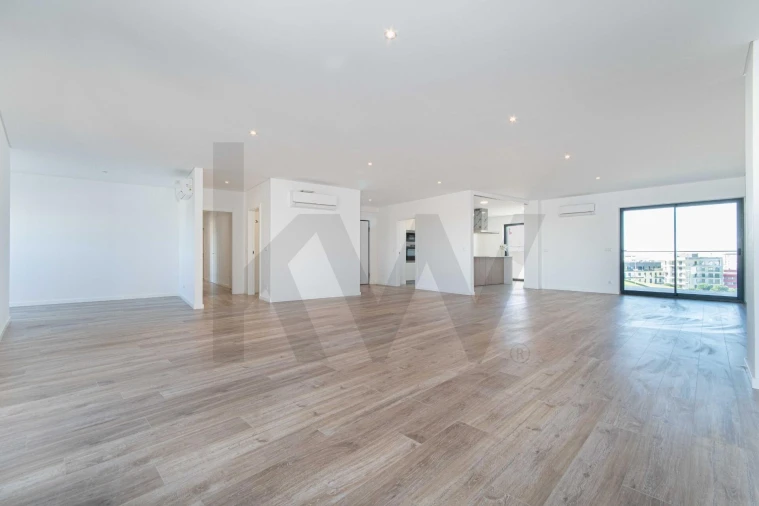 Apartamento T5 para Venda em Carnaxide e Queijas Foto 5