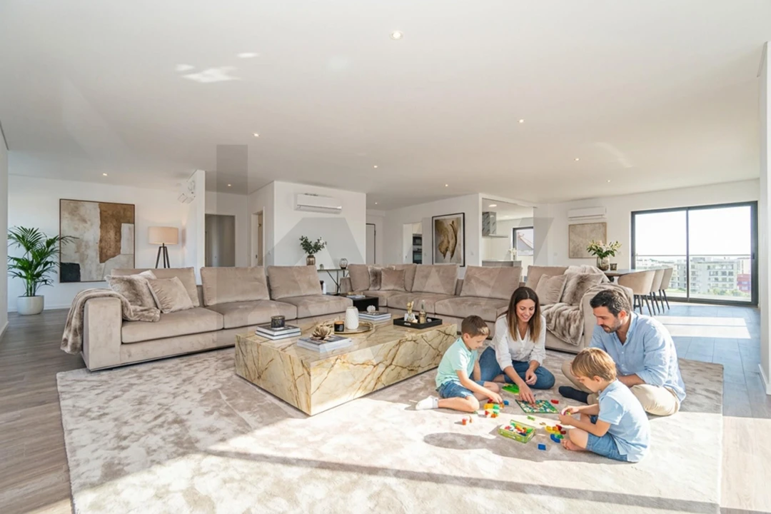 Apartamento T5 para Venda em Carnaxide e Queijas Foto 3