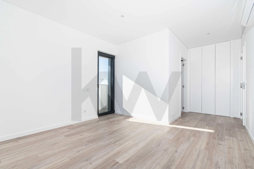 Apartamento T5 para Venda em Carnaxide e Queijas Foto 21