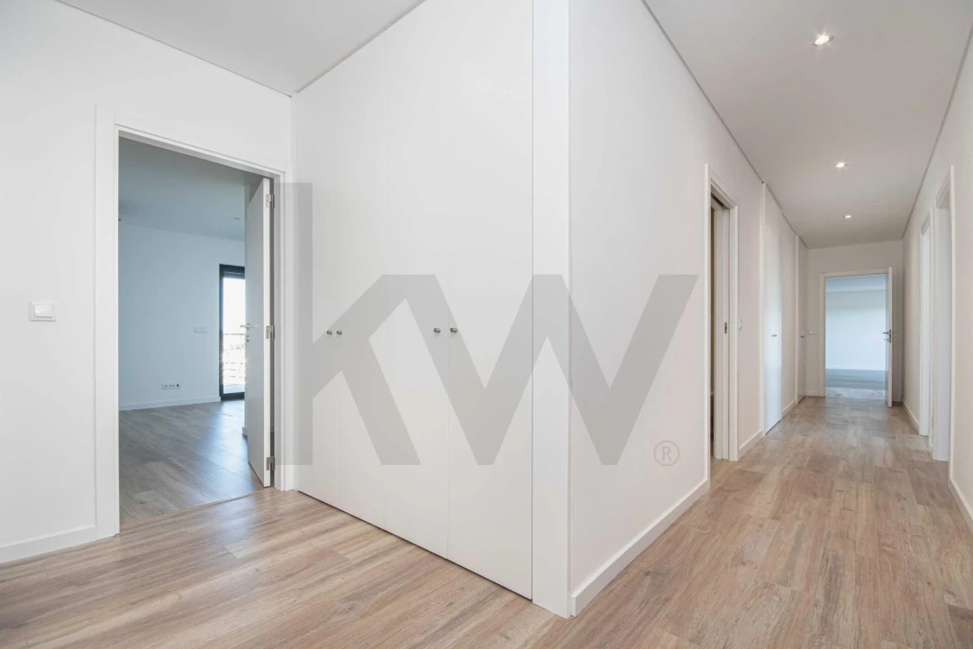 Apartamento T5 para Venda em Carnaxide e Queijas Foto 17