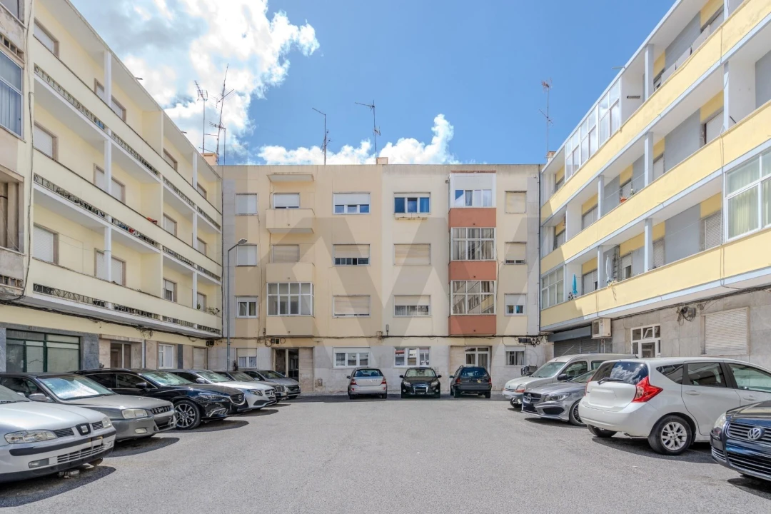 Apartamento T1 para Venda em Parque das Nações Foto 2