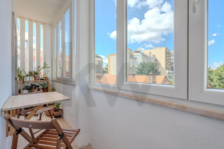 Apartamento T1 para Venda em Parque das Nações Foto 9
