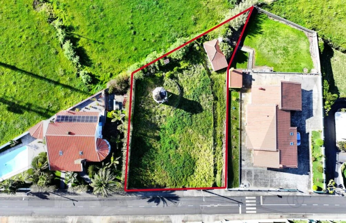 Moradia T2 para Venda em Vila do Porto Foto 1