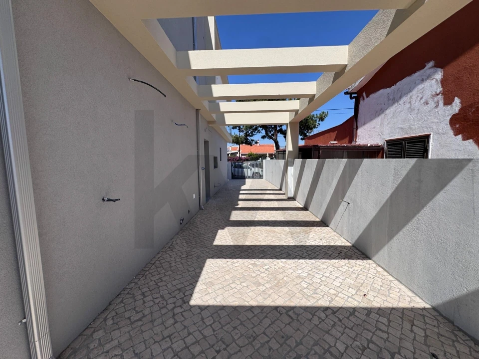 Moradia T3 para Venda em Fernao Ferro Foto 28