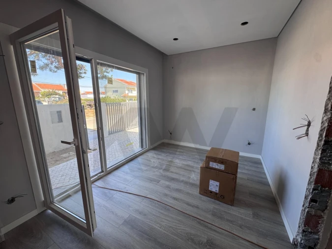 Moradia T3 para Venda em Fernao Ferro Foto 10