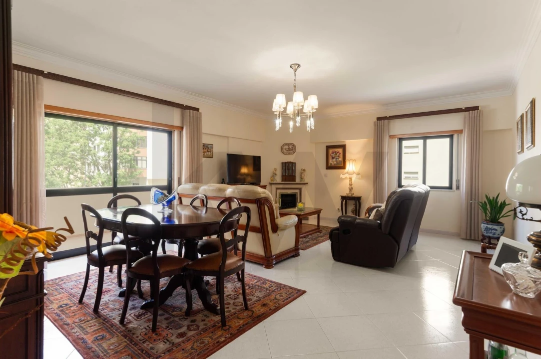 Apartamento T2 para Venda em Póvoa de Santa Iria e Forte da Casa Foto 4