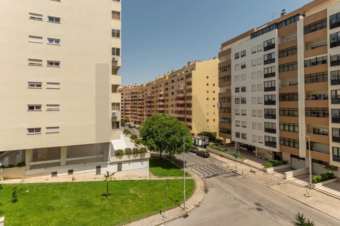 Apartamento T2 para Venda em Póvoa de Santa Iria e Forte da Casa Foto 8