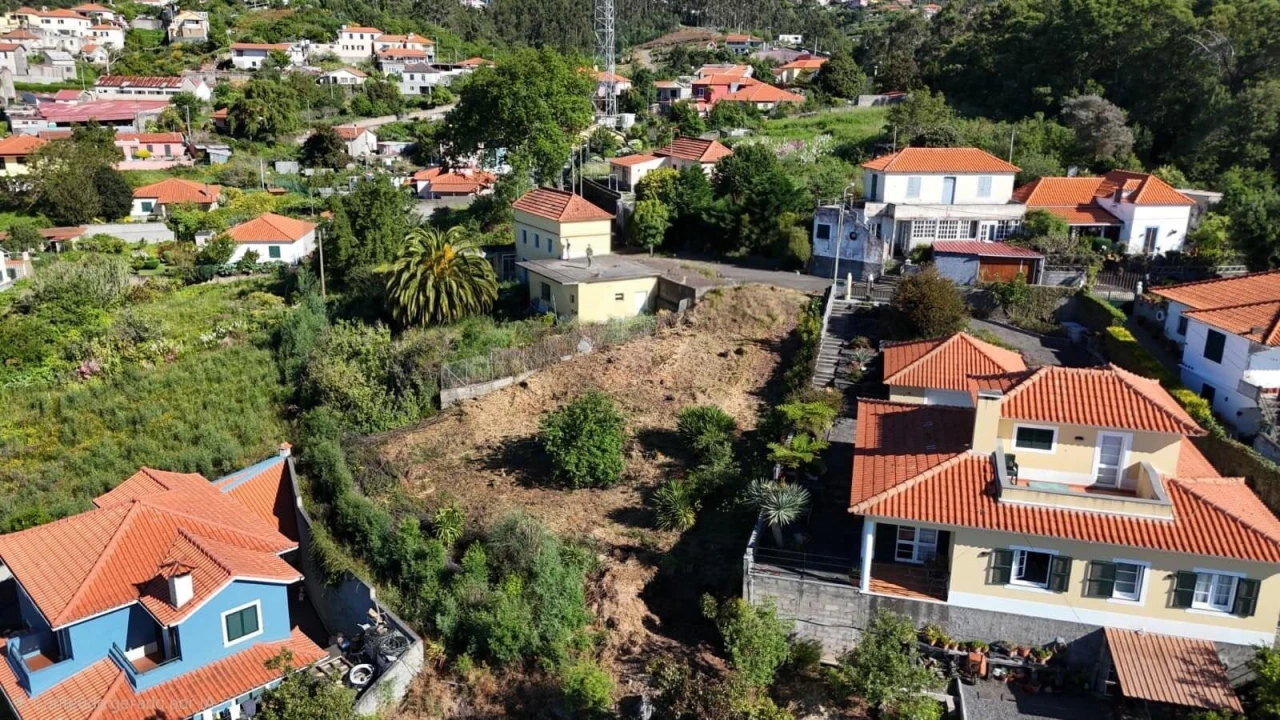 Terreno para Venda em Camacha Foto 6