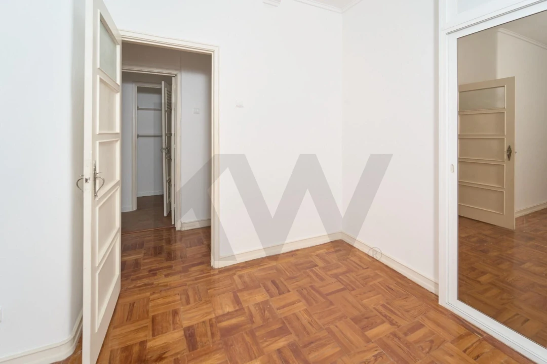 Apartamento T2 para Arrendamento em Alvalade Foto 17