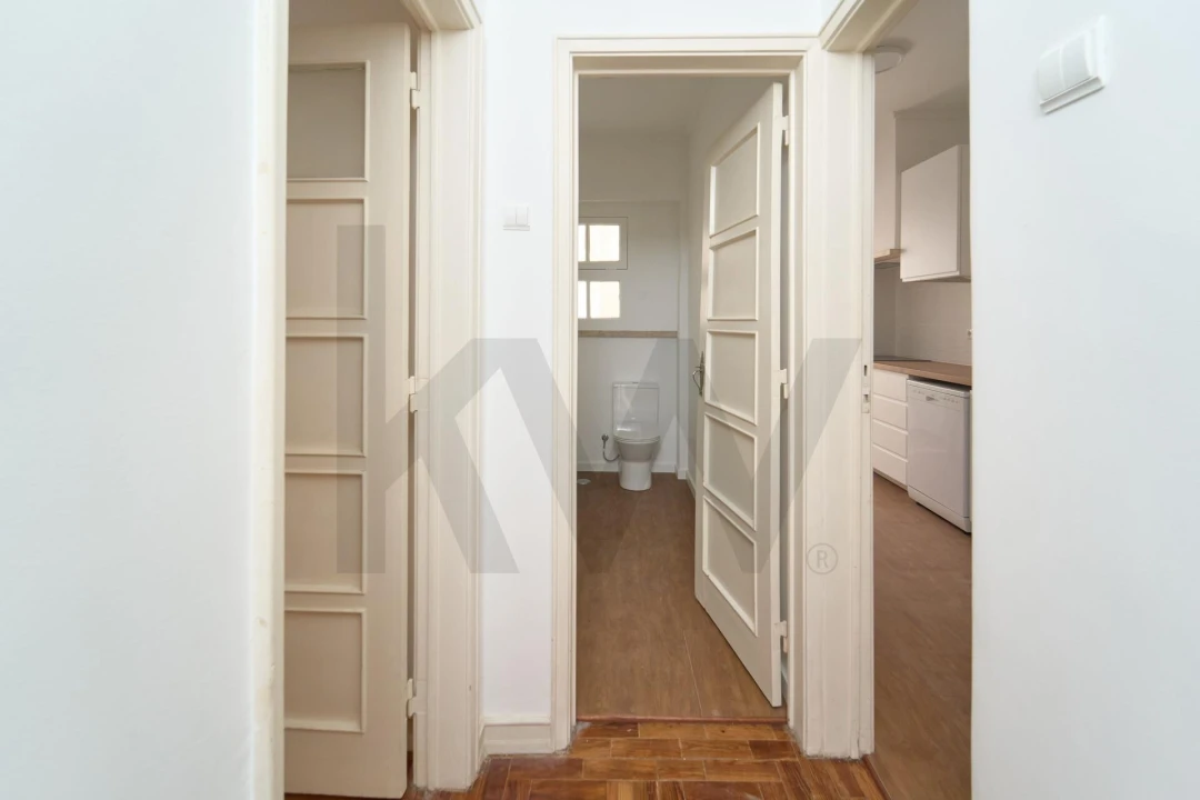 Apartamento T2 para Arrendamento em Alvalade Foto 8