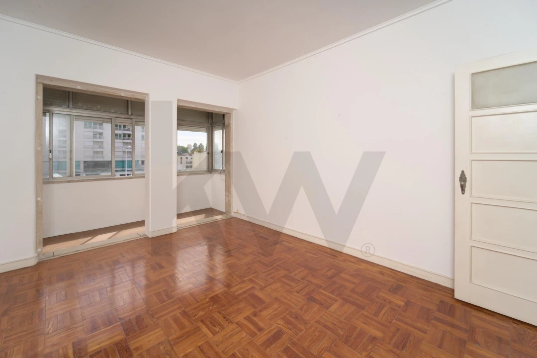 Apartamento T2 para Arrendamento em Alvalade Foto 1