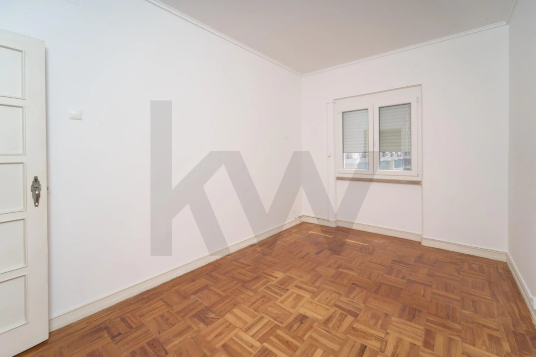 Apartamento T2 para Arrendamento em Alvalade Foto 7