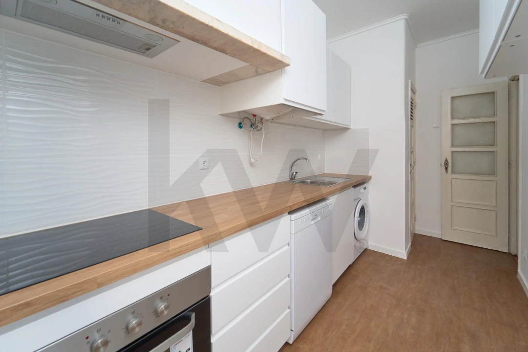 Apartamento T2 para Arrendamento em Alvalade Foto 11