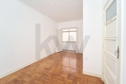 Apartamento T2 para Arrendamento em Alvalade