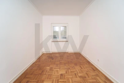 Apartamento T2 para Arrendamento em Alvalade