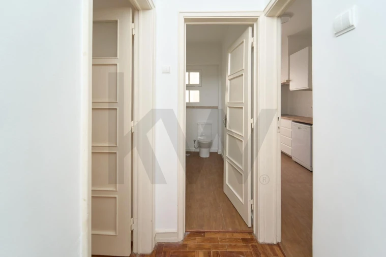 Apartamento T2 para Arrendamento em Alvalade Foto 8