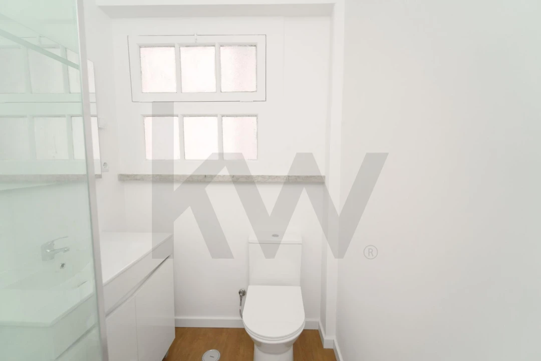 Apartamento T2 para Arrendamento em Alvalade Foto 15