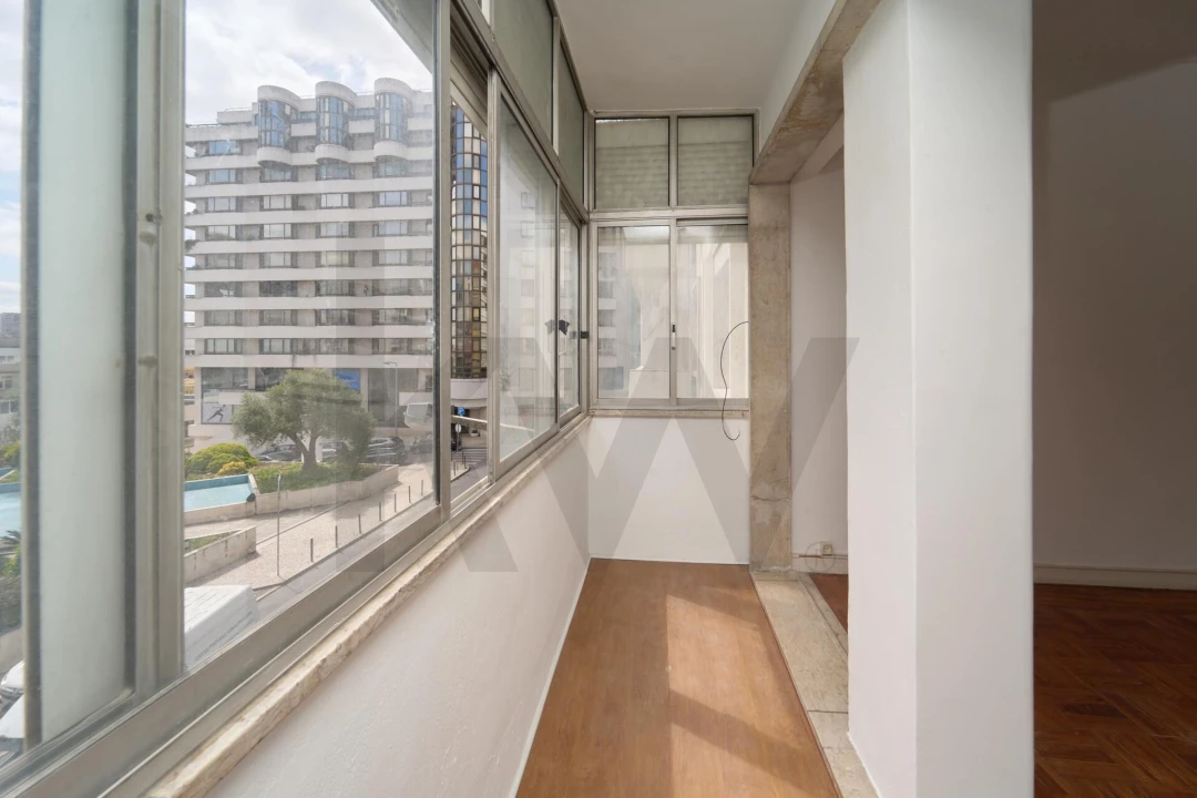 Apartamento T2 para Arrendamento em Alvalade Foto 3