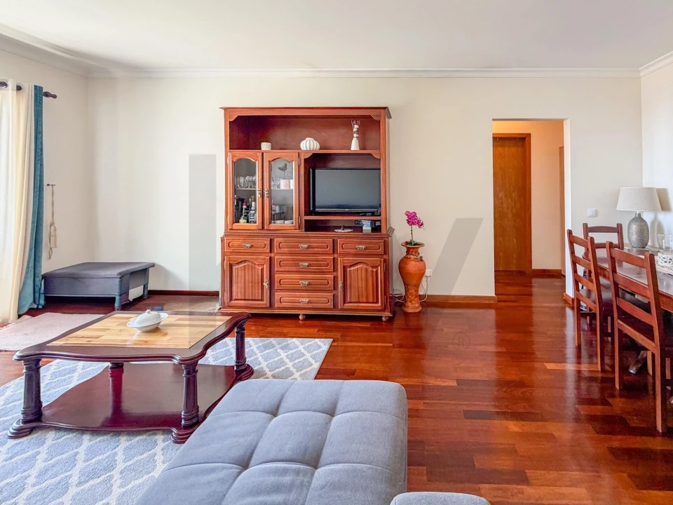 Apartamento T1 para Venda em Caniço Foto 2