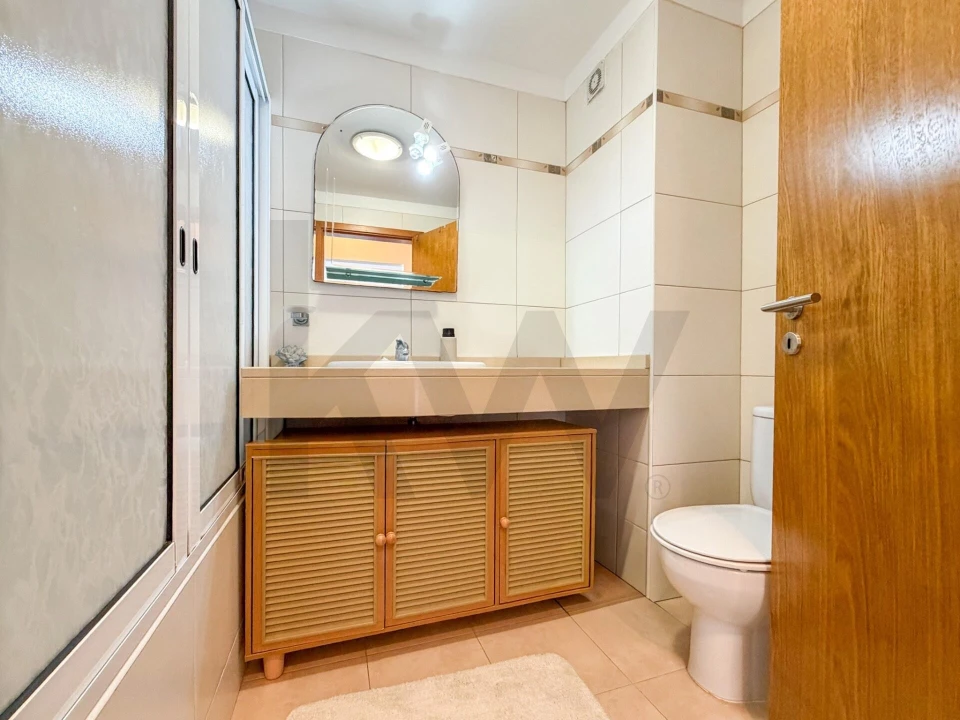 Apartamento T1 para Venda em Caniço Foto 22