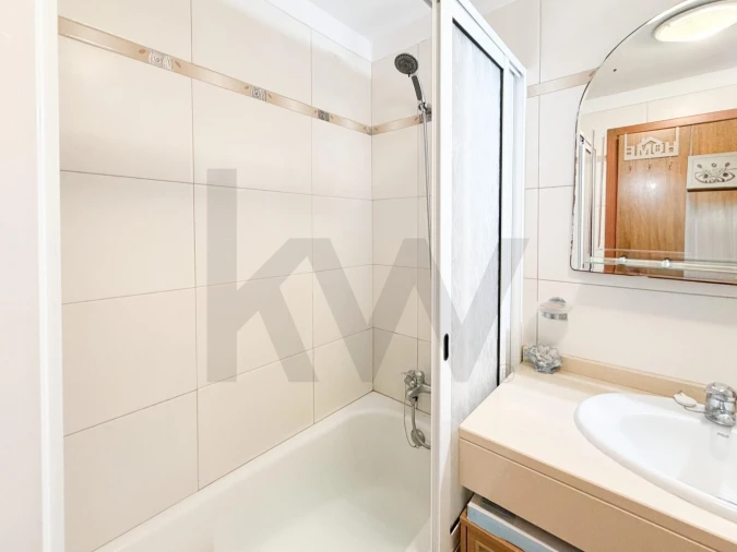 Apartamento T1 para Venda em Caniço Foto 19