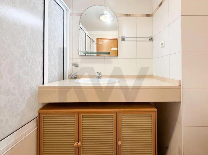 Apartamento T1 para Venda em Caniço Foto 14