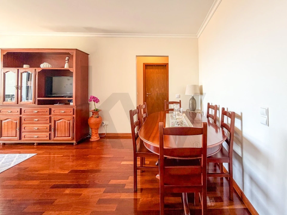 Apartamento T1 para Venda em Caniço Foto 9