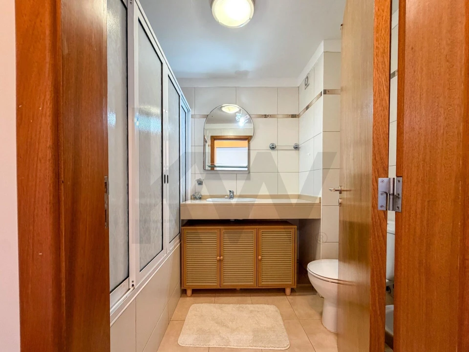 Apartamento T1 para Venda em Caniço Foto 21